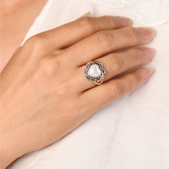 New Beautiful Mother-of-Pearl & Sterling Silver Heart Ring - Picture 2 of 2